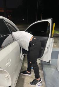 614569337: Chico busca chica en Cádiz