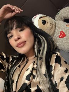 605768826: Chica busca chico en Barcelona