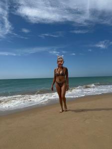 613387345: Chica busca chico en Cádiz