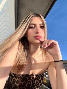 627496283: Chica busca chico en Barcelona