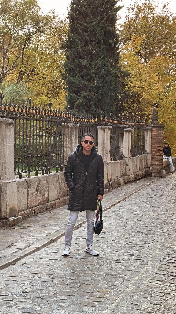 Chico busca chica en Granada: 