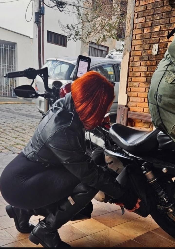 613686851: Chica busca chico en Sevilla