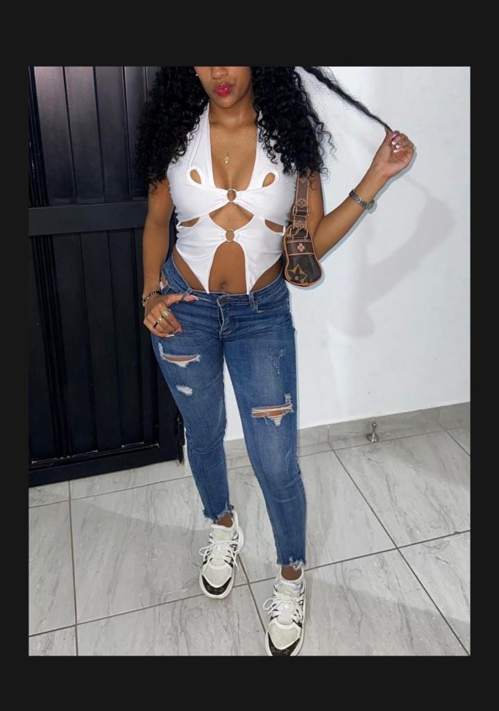 604162349: Chica busca chico en Pontevedra