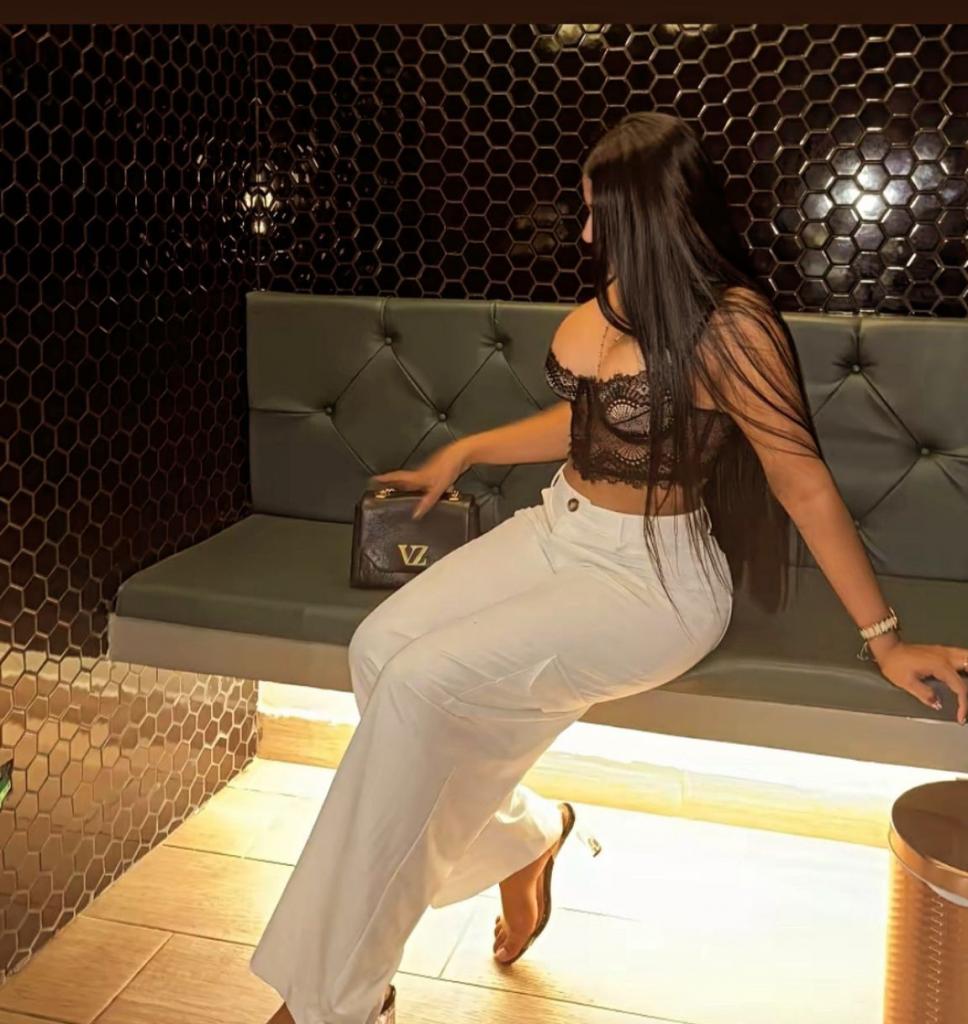 637103542: Chica busca chico en León