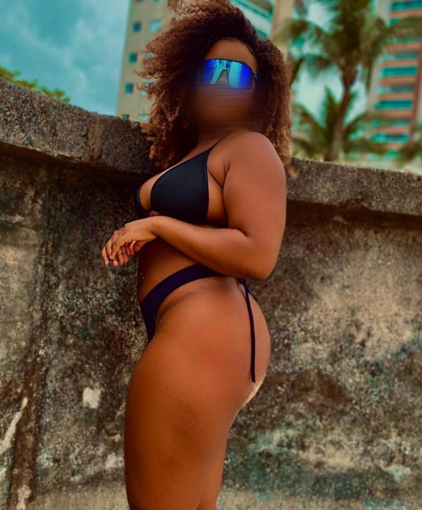 Chica busca chico en Cádiz: 