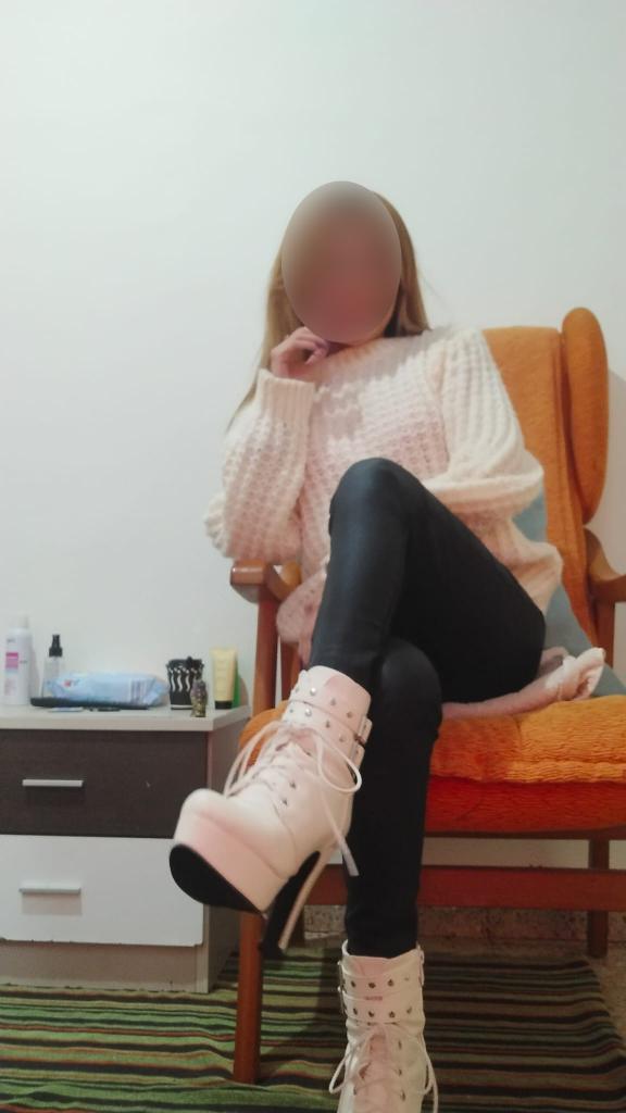 624282261: Chica busca chico en Soria