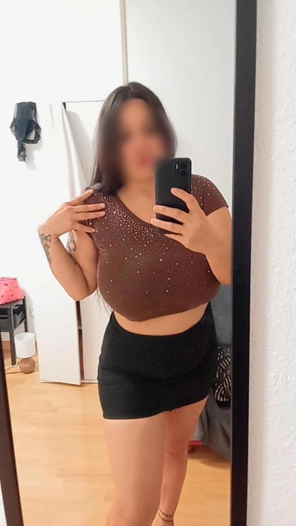 684708461: Chica busca chico en Madrid