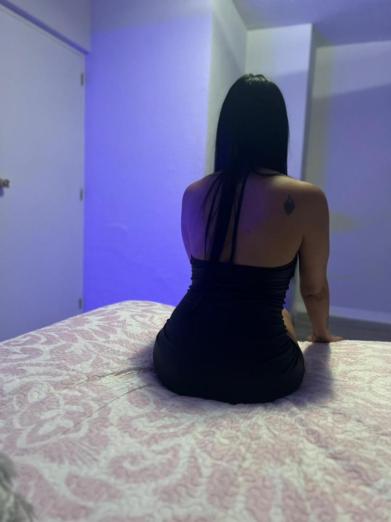 662477533: Chica busca chico en Madrid