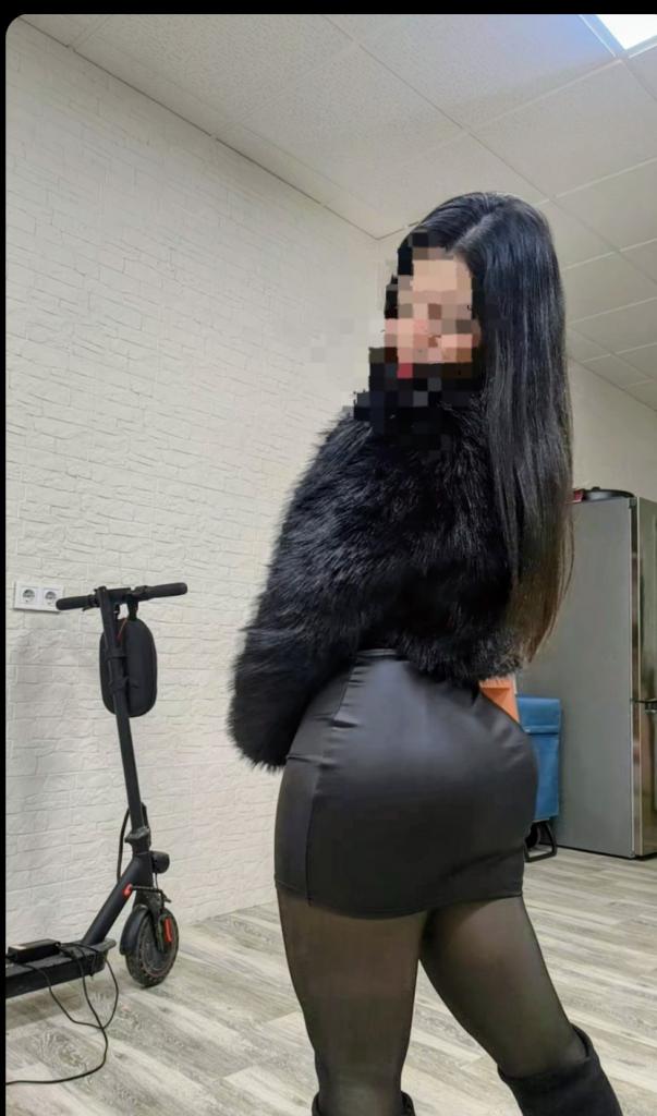 624180669: Chica busca chico en Sevilla