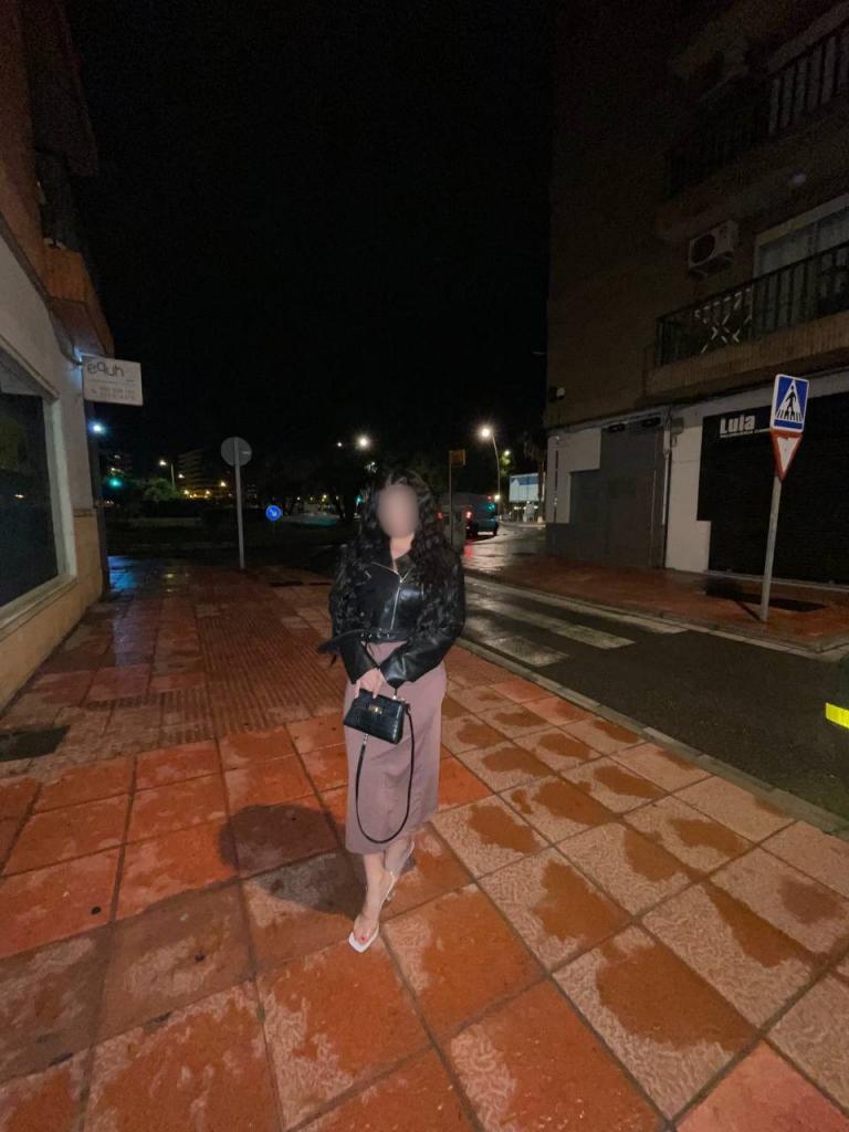 Chica busca chico en Almería: 