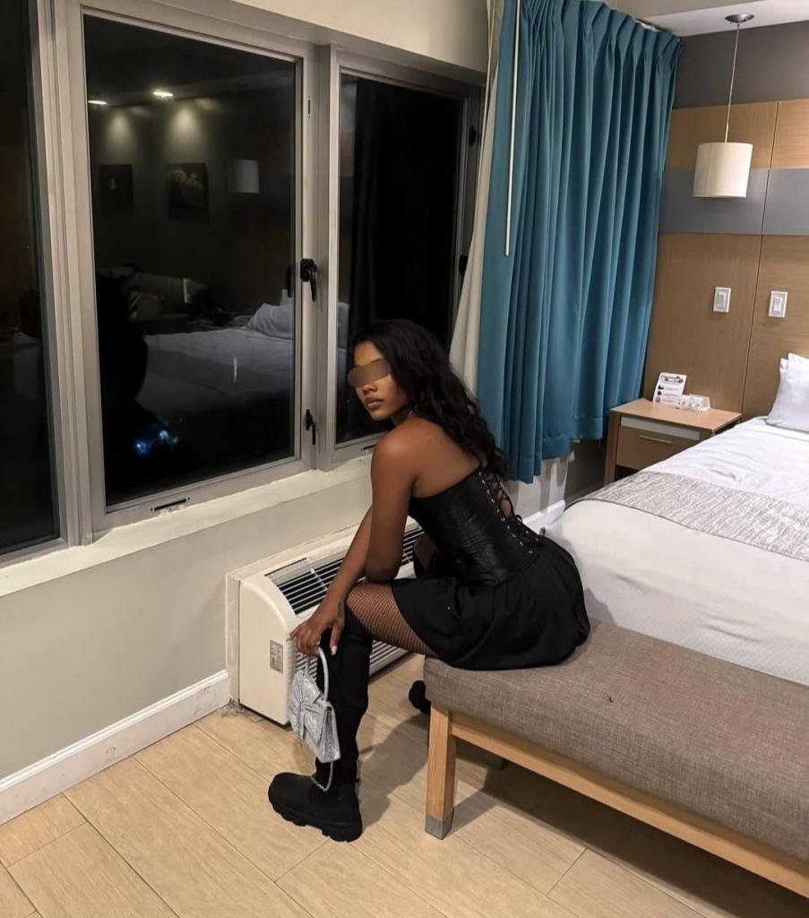 Chica busca chico en Tenerife: 