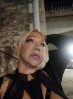 663439766: Travesti en León