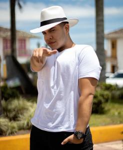 Chico busca chica en Las Palmas: 