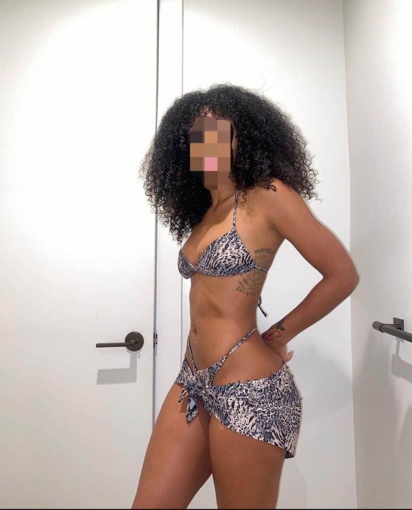 612461984: Chica busca chico en Sevilla