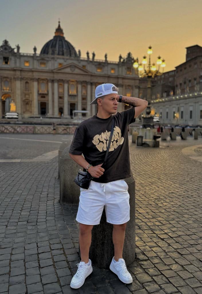 698461472: Chico busca chica en Barcelona