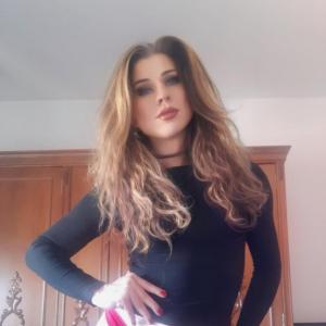 611277412: Travesti en León