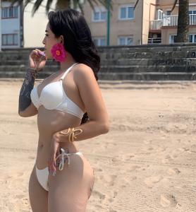 611371979: Chica busca chico en La Coruña