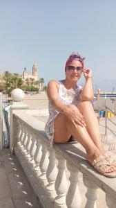 631132952: Chica busca chico en Barcelona