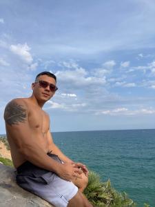 641454323: Chico busca chica en Barcelona