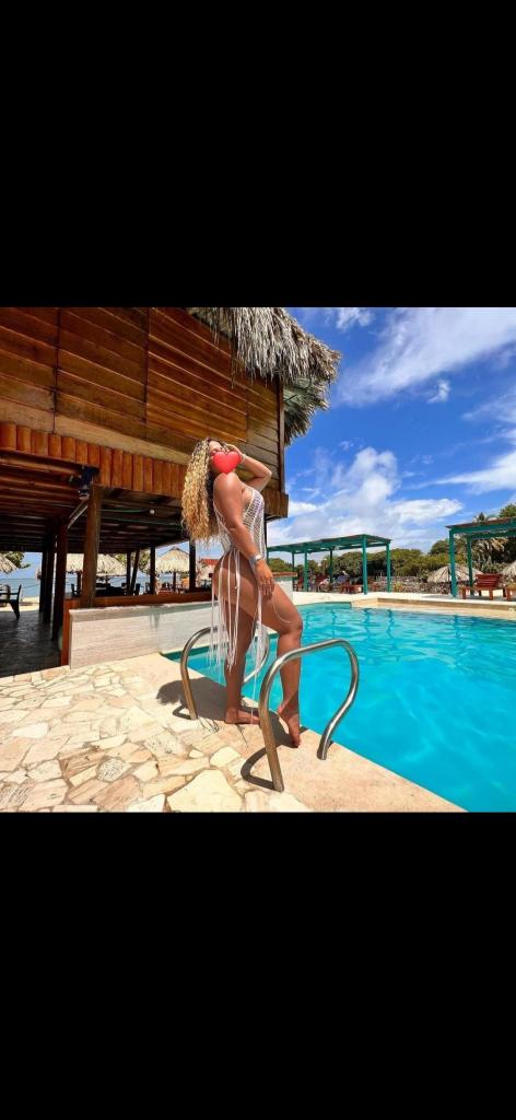 672247669: Chica busca chico en Granada