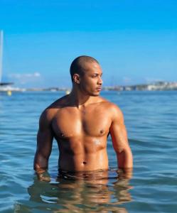 661540353: Chico busca chica en Sevilla