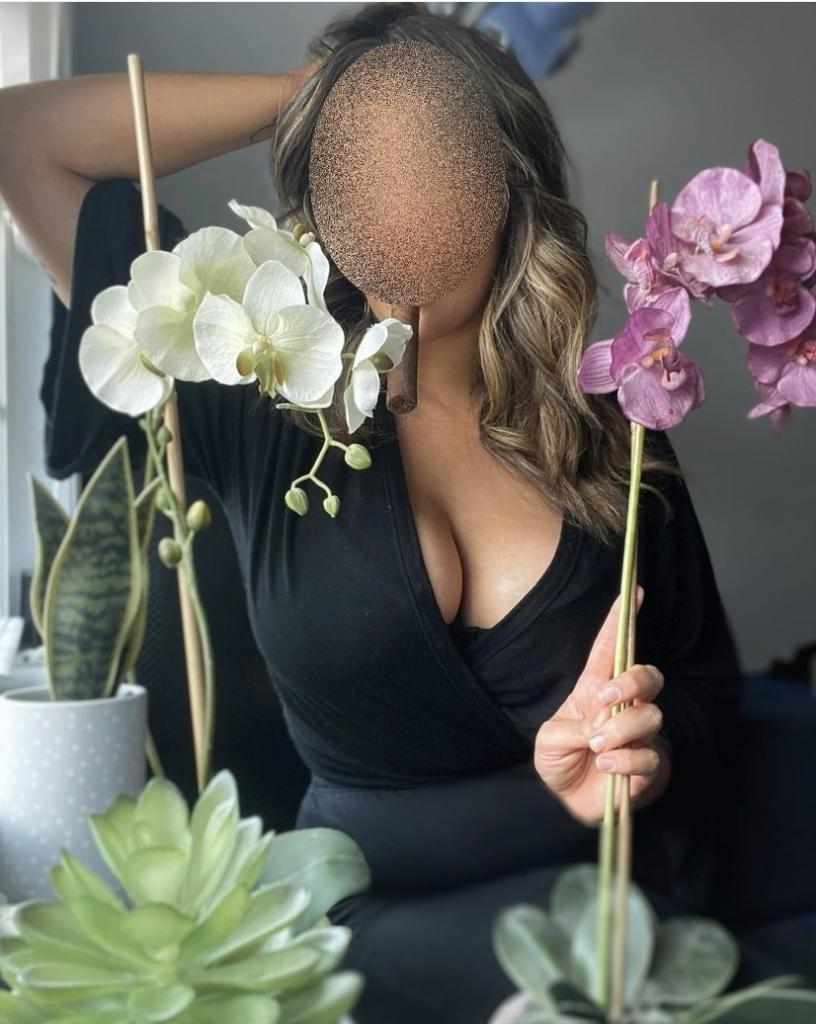 631725339: Chica busca chico en Valencia