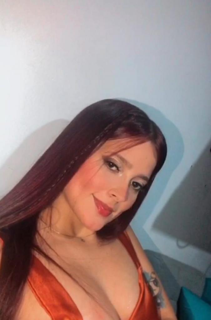 Chica busca chico en Ibiza: Chica busca chico