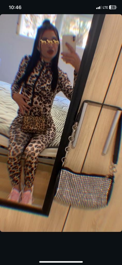 643874105: Chica busca chico en Granada