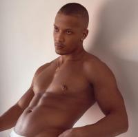 661540353: Chico busca chica en Sevilla