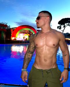 613546949: Chico busca chica en Sevilla