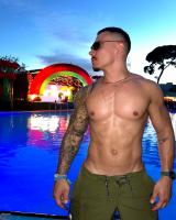 613546949: Chico busca chica en Sevilla