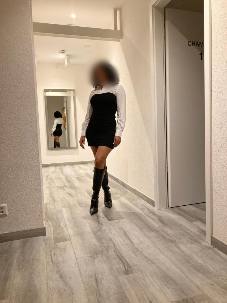 688418265: Chica busca chico en Alicante