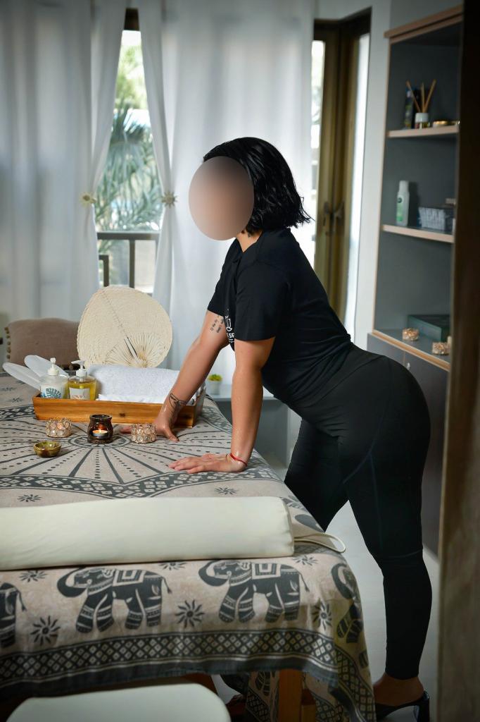 Chica busca chico en Alicante: Chica busca chico