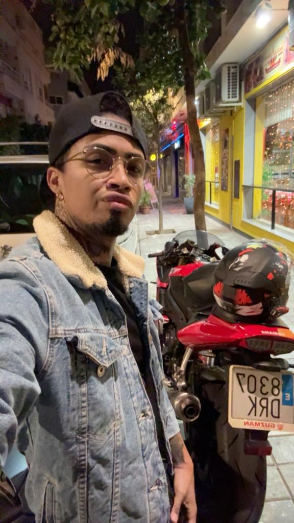 656400827: Chico busca chica en Valencia