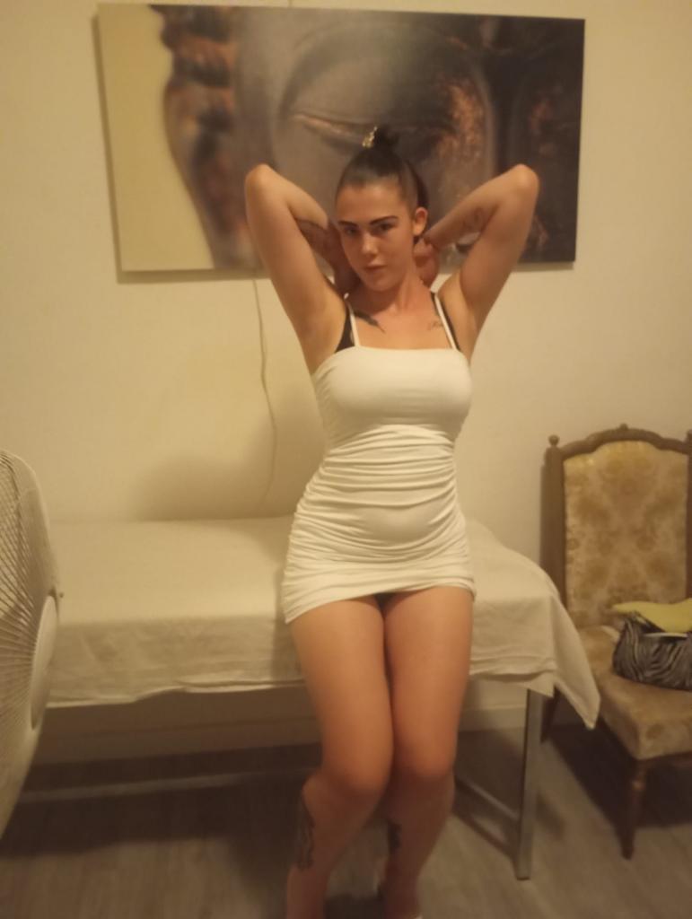 617644684: Chica busca chico en Valencia