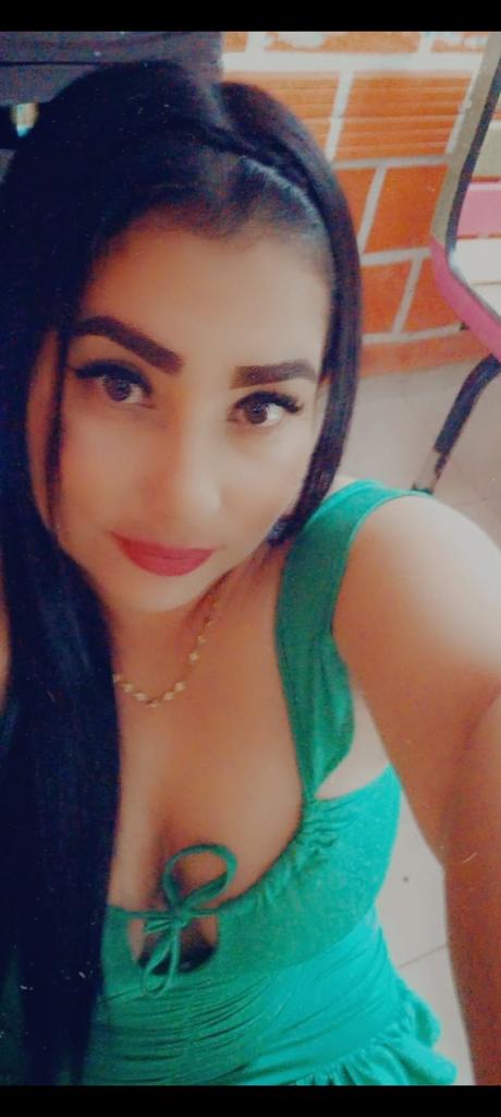 643915329: Chica busca chico en Murcia