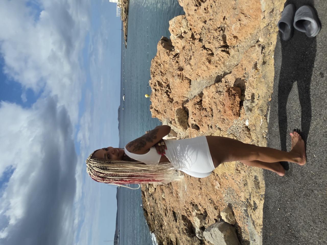 Chica busca chico en Ibiza: 