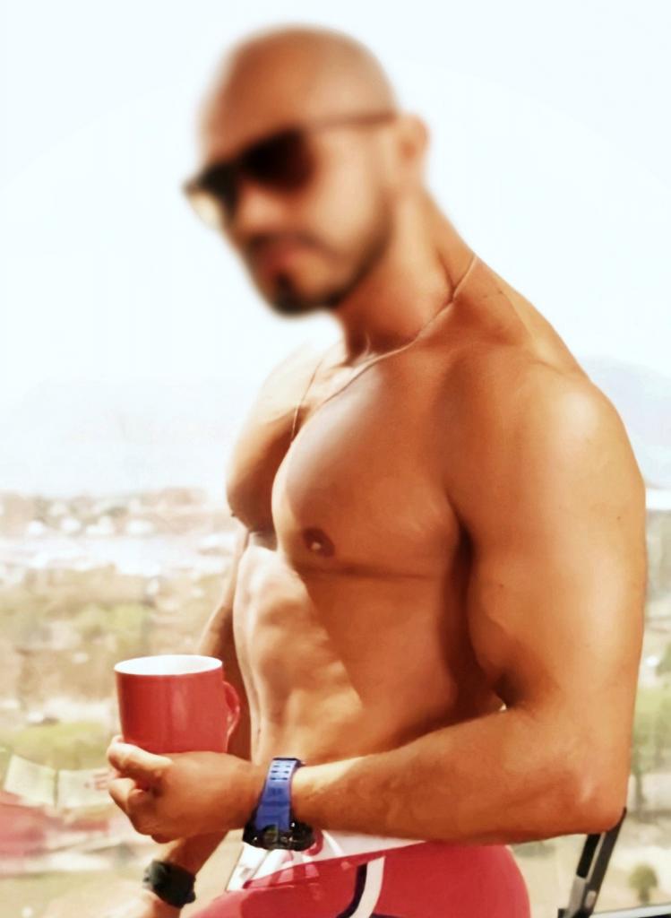 Chico busca chica en Sevilla: 