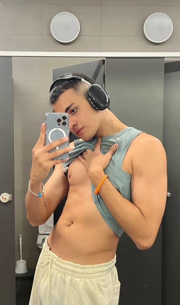 Chico busca chica en Málaga: 