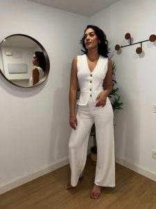 645107089: Chica busca chico en Barcelona