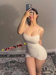 687037488: Chica busca chico en Gerona