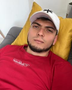 624048920: Chico busca chica en Zaragoza