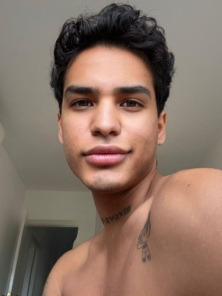 Chico busca chica en Las Palmas: 