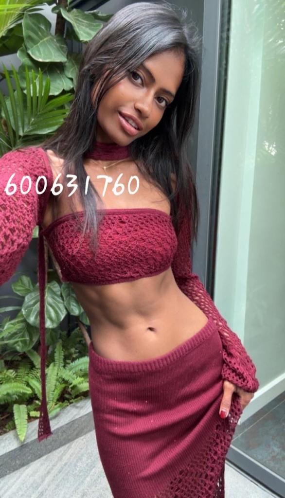 600631760: Chica busca chico en La Coruña