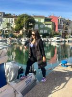 677096395: Chica busca chico en Valencia