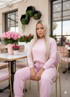 661629375: Chica busca chico en Sevilla