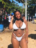 637992058: Chica busca chico en Sevilla