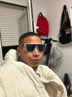 674877331: Chico busca chica en Barcelona