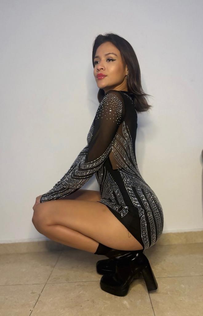 672570178: Chica busca chico en Alicante