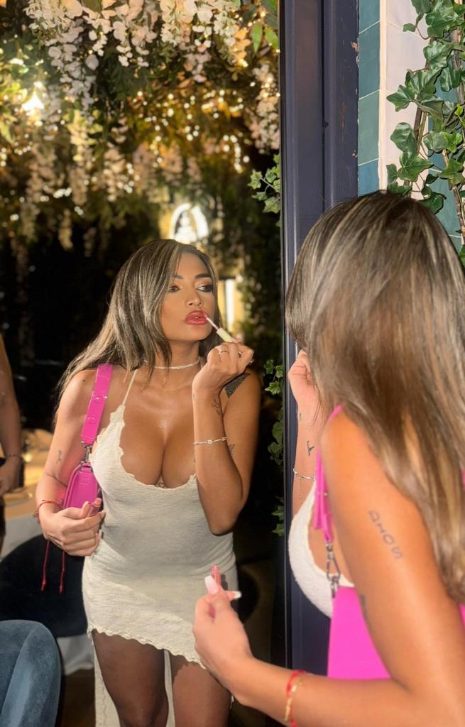 742063629: Chica busca chico en Sevilla